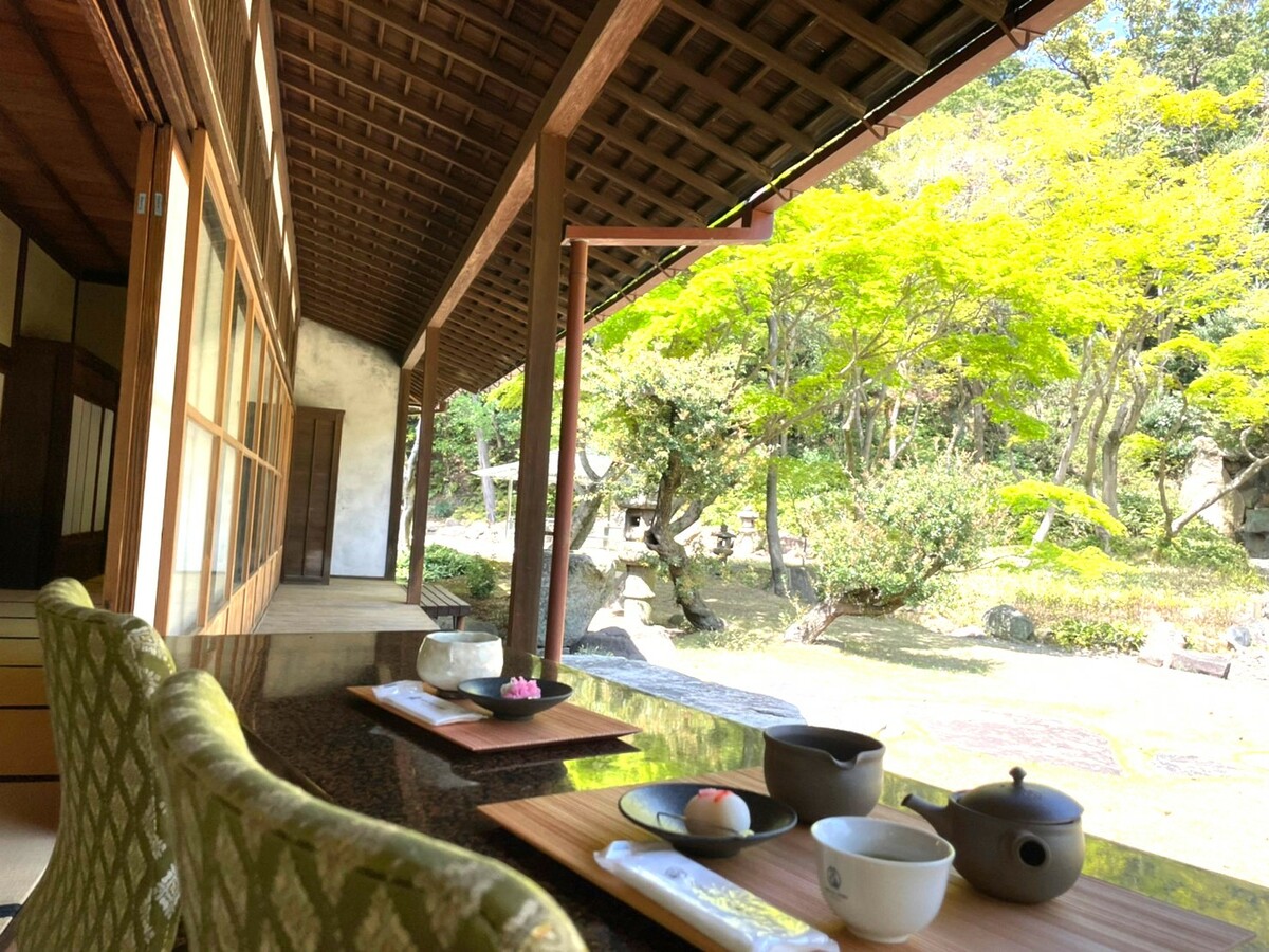 Enjoy Authentic Japanese Tea in a Historic Mansion