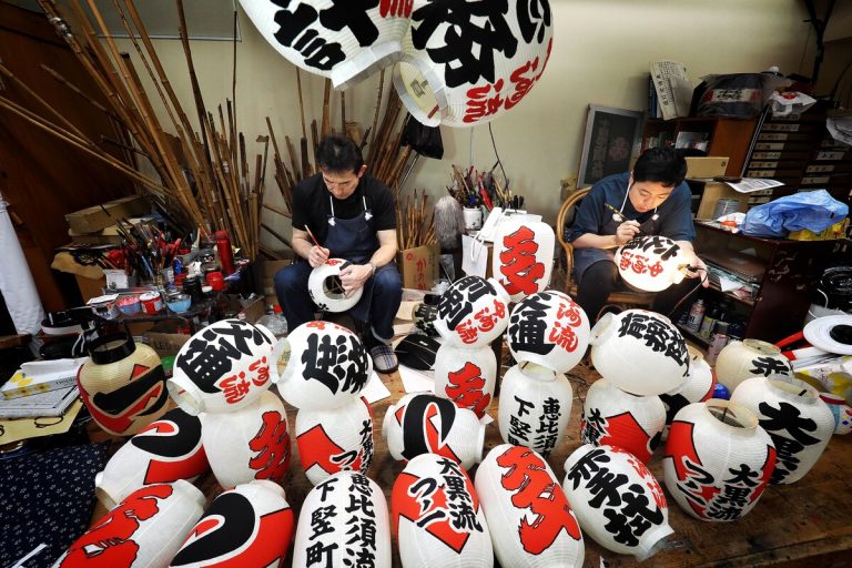 Festival Lantern Painting Experience