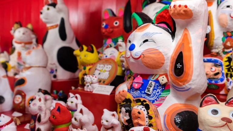 Manekineko Art Museum Admission Ticket