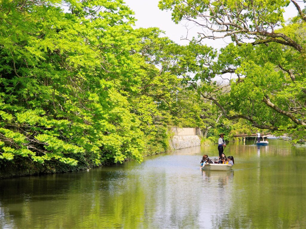 Yanagawa Joins the West Golden Route, and Its Lantern Boats Are Running Now