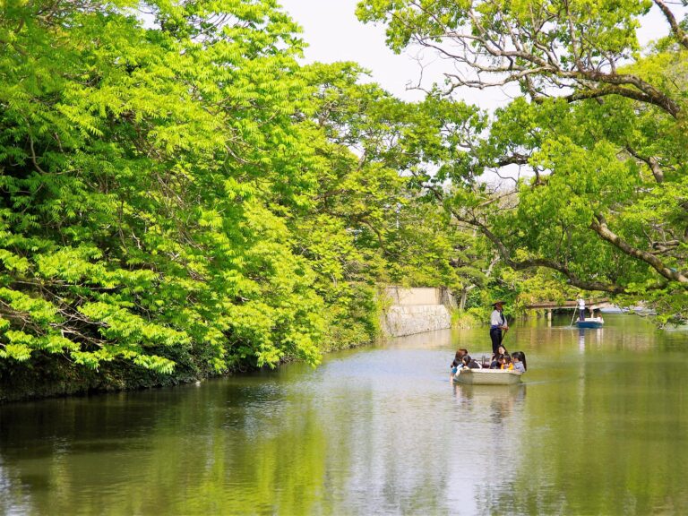 Yanagawa Joins the West Golden Route, and Its Lantern Boats Are Running Now
